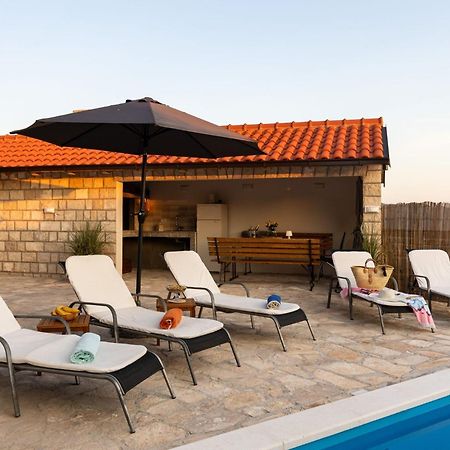 Villa Source With Private Pool Pridvorje Exteriér fotografie