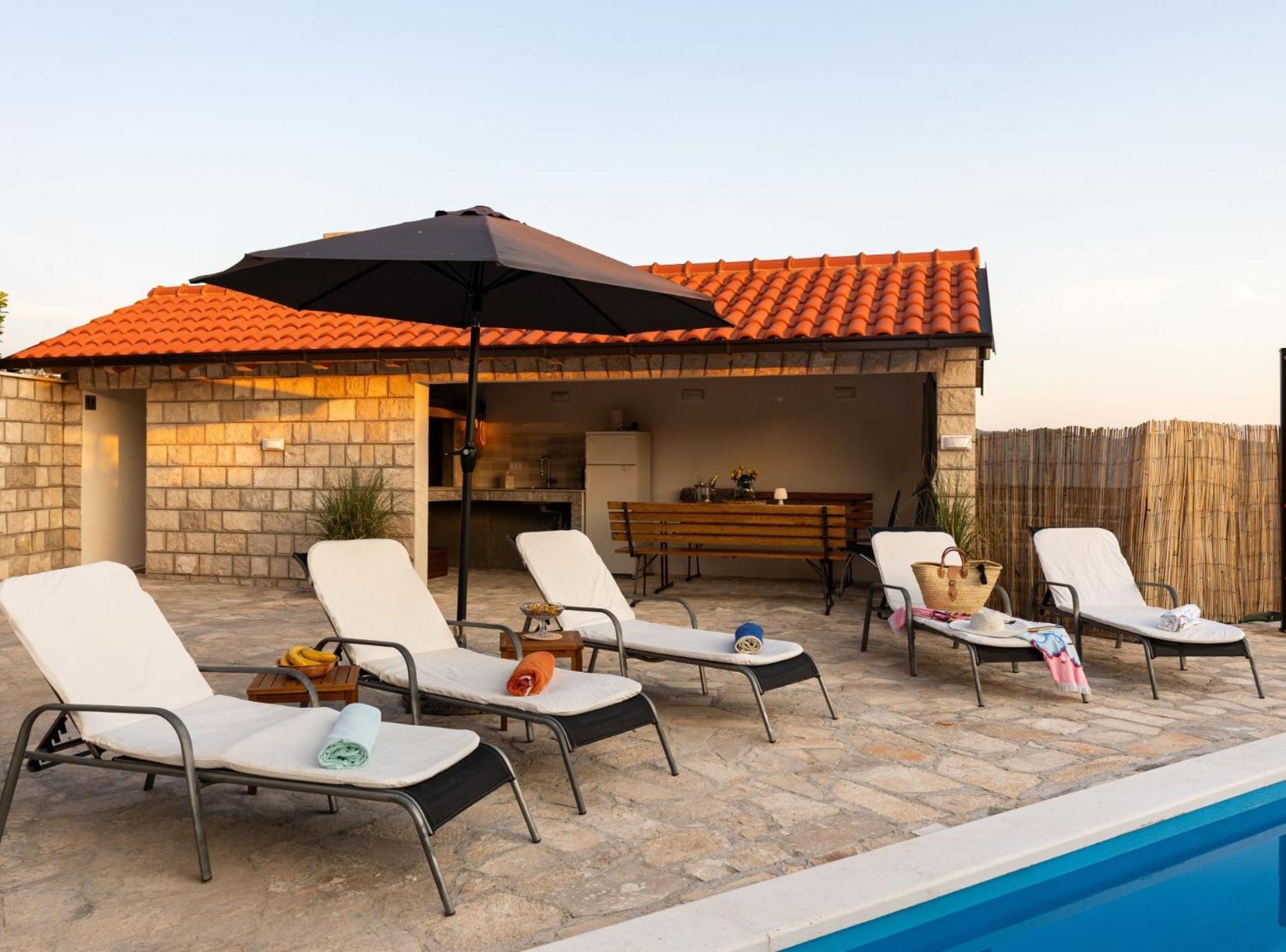 Villa Source With Private Pool Pridvorje Exteriér fotografie
