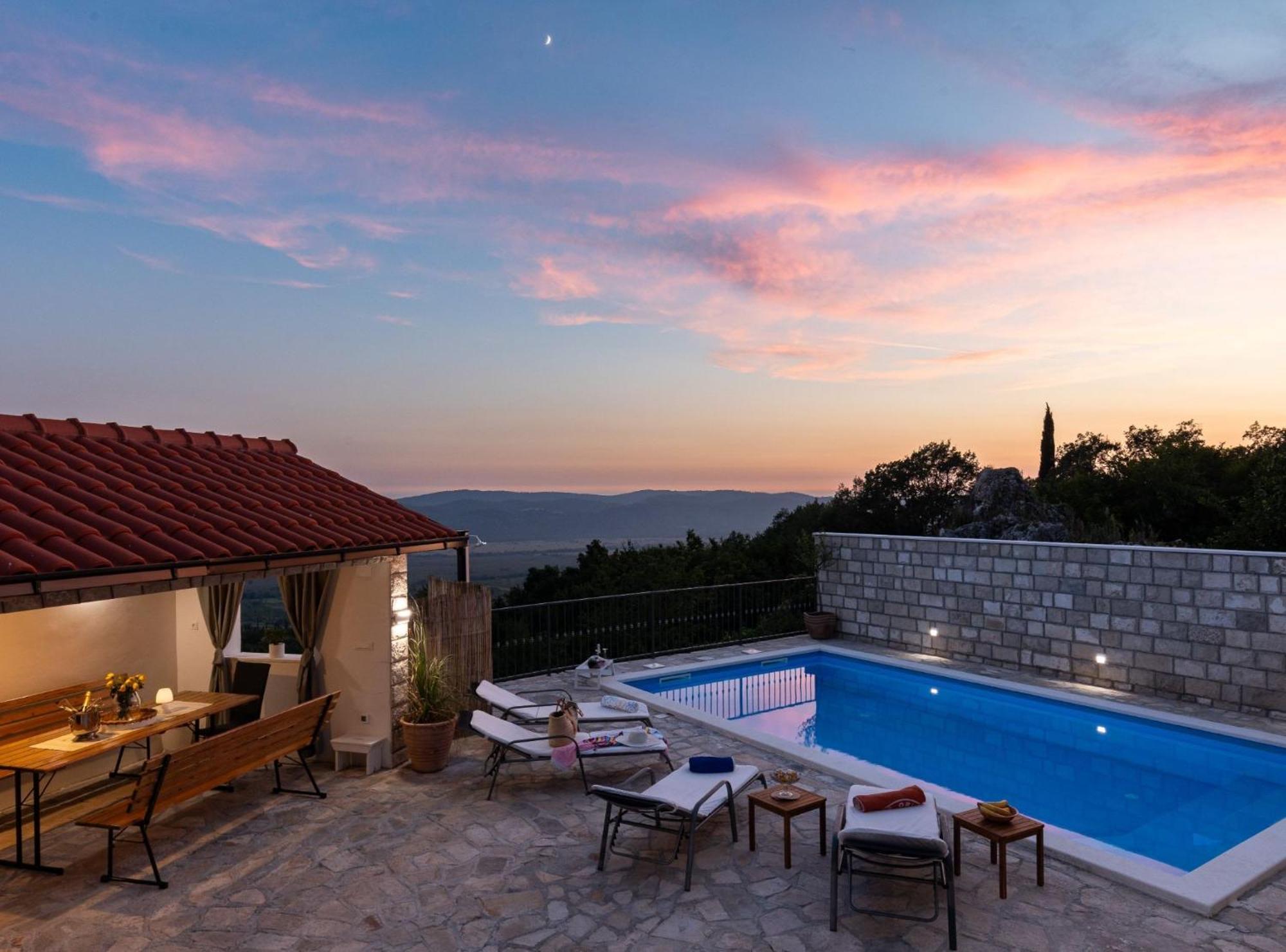 Villa Source With Private Pool Pridvorje Exteriér fotografie